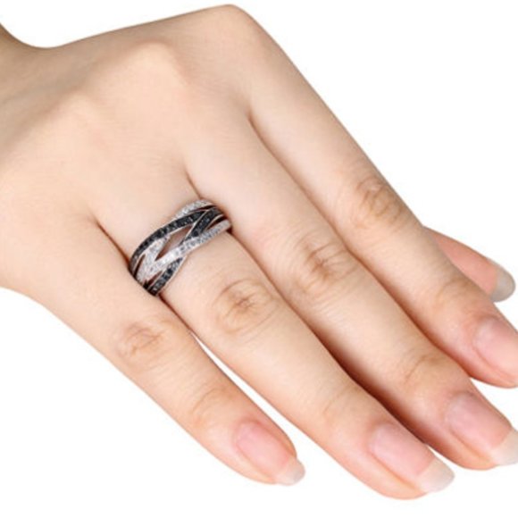 Silver Black & White Sapphire Ring Sz 7 - Picture 2 of 2